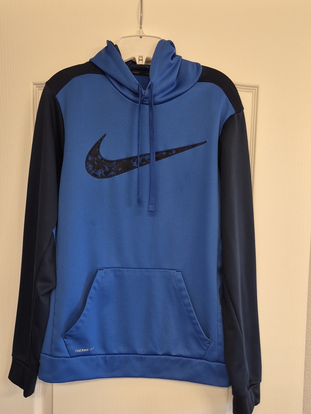➡️Nike Blue & Navy Therma-FIT Pullover Hoodie with Swoosh⬅️